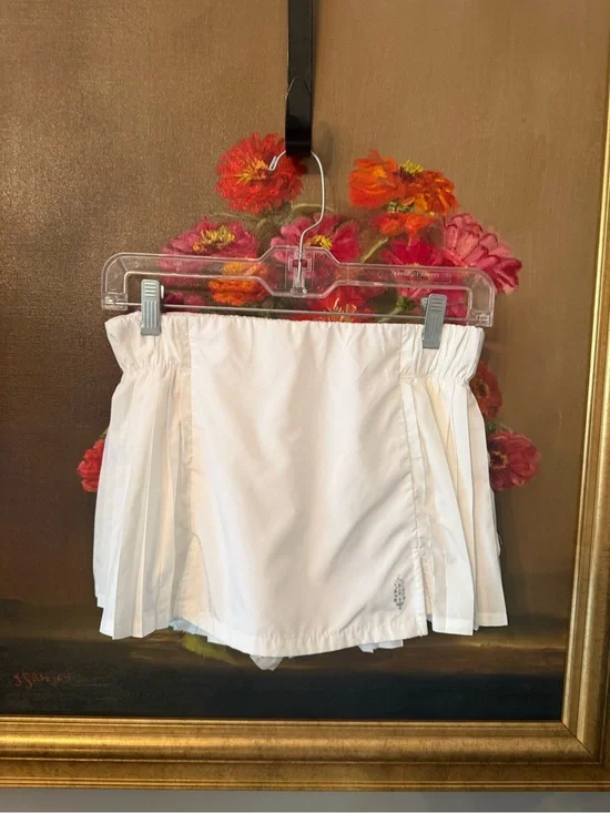 FREE PEOPLE MOVEMENT White Pleated Skort