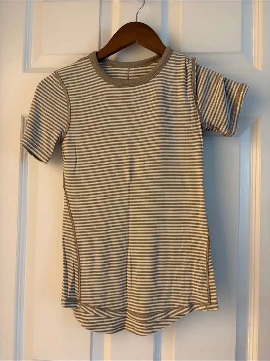 NWOT-Lululemon Short Sleeve Striped Tee in Beige & White