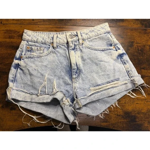 Garage Mom Shorts Womens‎ 03/26 Light Blue Acid Wash Excellent Distressed Denim