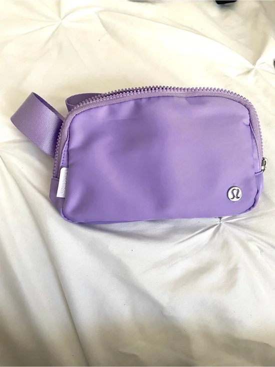 lululemon lilac fanny pack