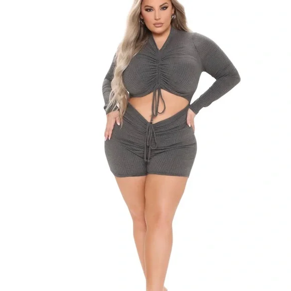FASHION NOVA Chloe Ribbed Ruched Romper