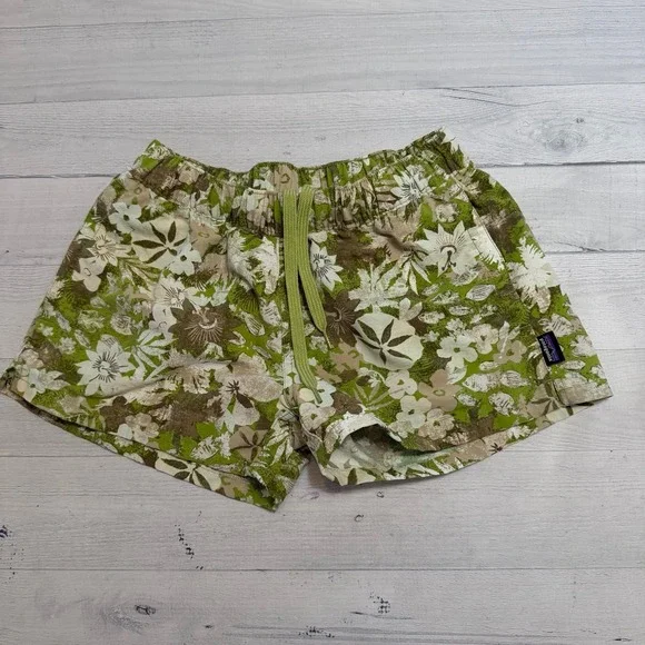 PATAGONIA Barely Baggies Paradise green Floral Shorts 2.5