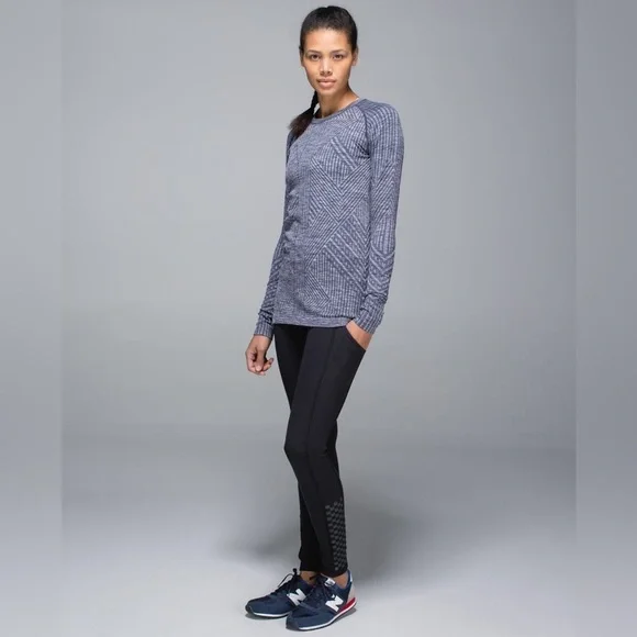 Lululemon Rest Less Pullover in Heathered Cadet Blue Size 10.