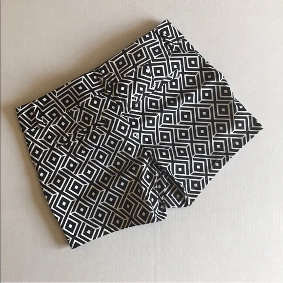 🆕 INC Black & White Shorts