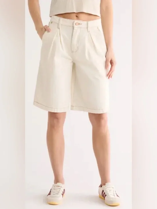 BLANKNYC pleated front denim Ecru bermuda Jorts Women Size 29 NEW