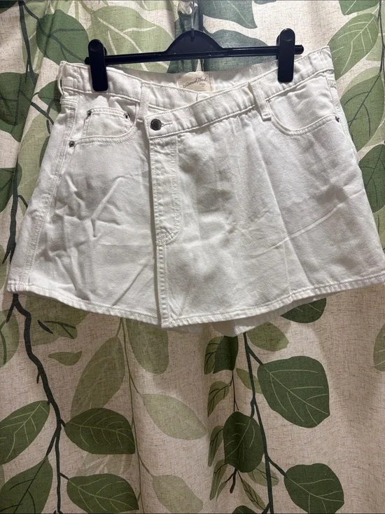 Universal Thread White Denim Skort