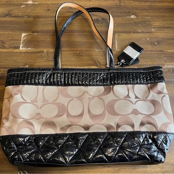 Vintage Coach Poppy Quilted Tote Shoulder Bag Signature CC Black Tan G1176
