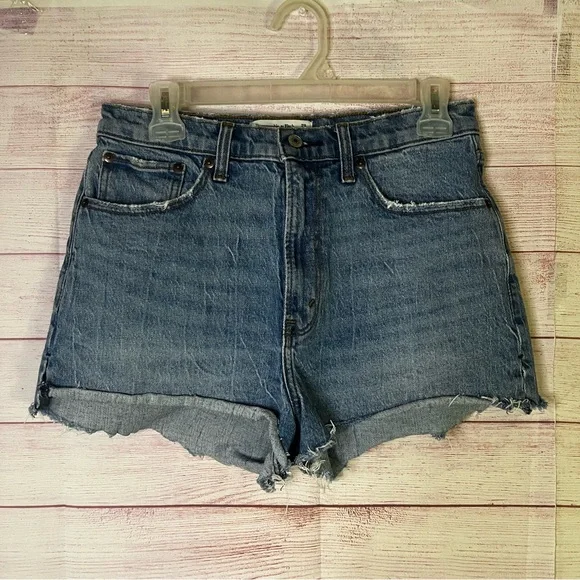 Abercrombie & Fitch‎ The Mom Short High Rise Curve Love Size 28/6