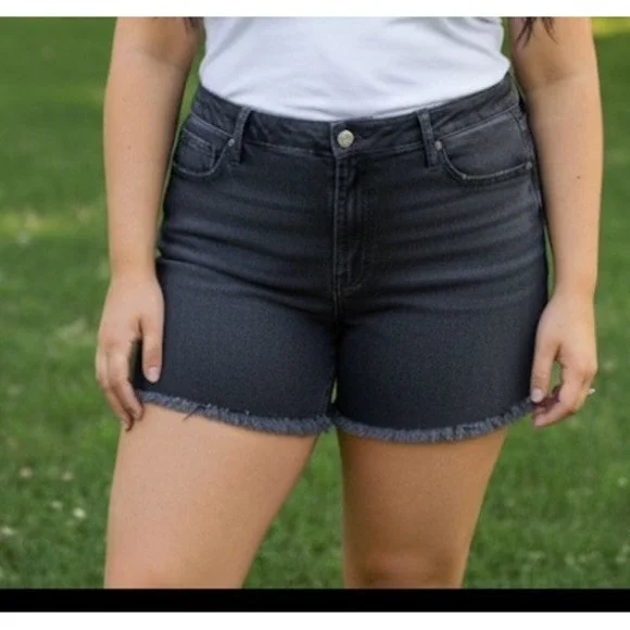 High Rise 90s Black Denim Cutoff Shorts Size 28 by Universal Thread NWT‎