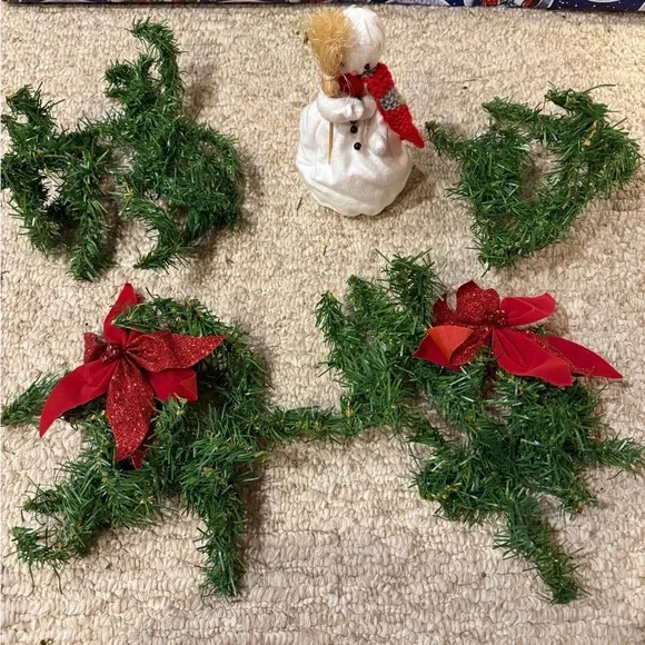 Vintage 1988 Festive Green Holiday Red Shimmer Bows Table Set with Red Accents