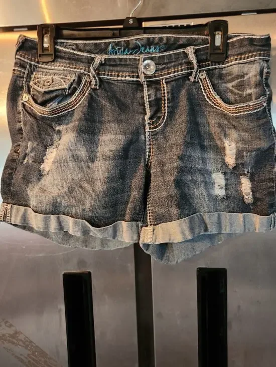 Amethyst Jeans Distressed Denim Shorts Juniors Size 9/10 Embellished Pocket