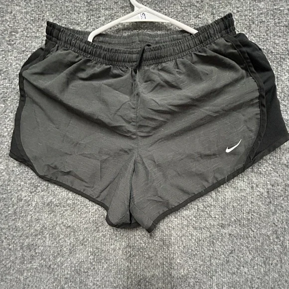 Nike Shorts Womens Size L Gray Dri-Fit Running Athletic Lightweight Breathable