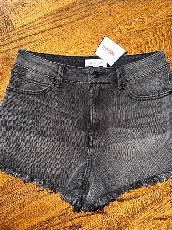 Happily Grey Women's Washed Black Frayed Hem Denim Shorts - NWT Size 7/28