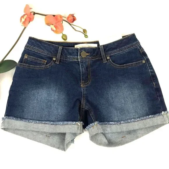 Jean Shorts  Denim Modern Fit Medium Wash sz 2