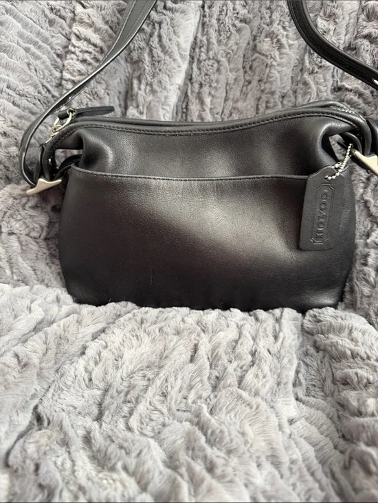 Vintage Y2K Coach Black Leather Crossbody Shoulder Bag