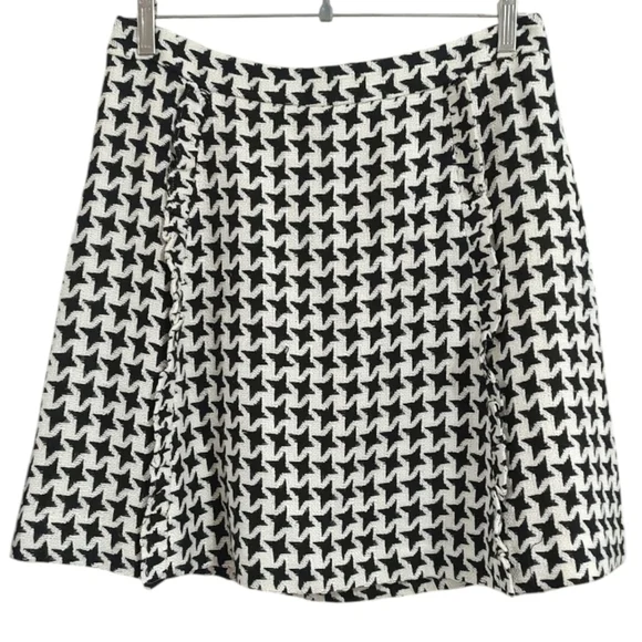 LOFT Black and White Star Patterned A-Line Skirt