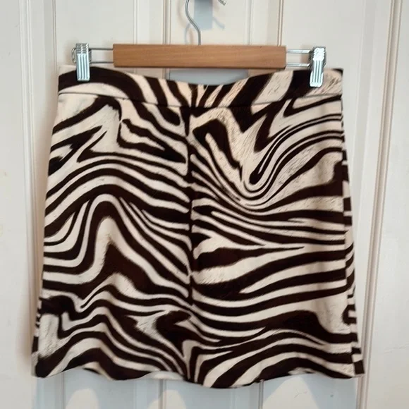 Michael Kors 🔥sale🔥brown and cream and black animal print skirt