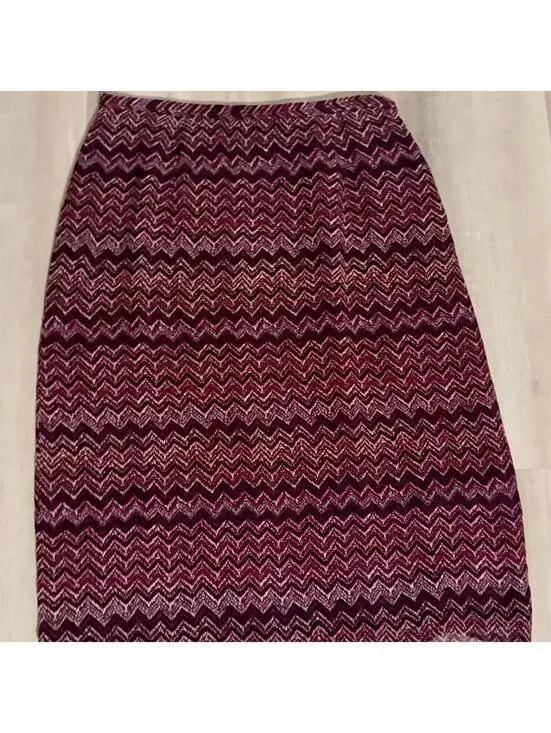 Harold's‎ 90's Style Knee Length Skirt Red Chevron Pattern