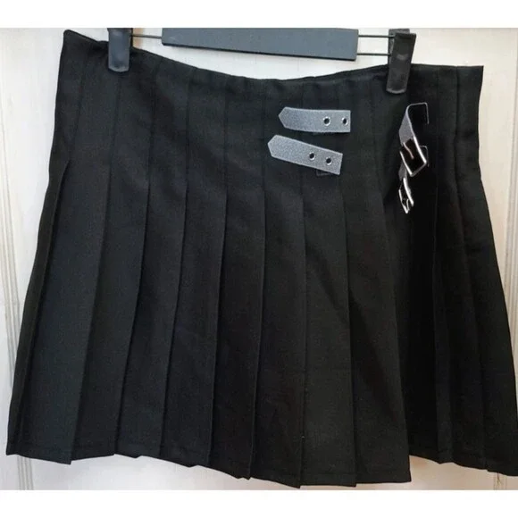 No Boundaries Black Pleated Mini Skirt Buckle Accent Juinors Large 11-13