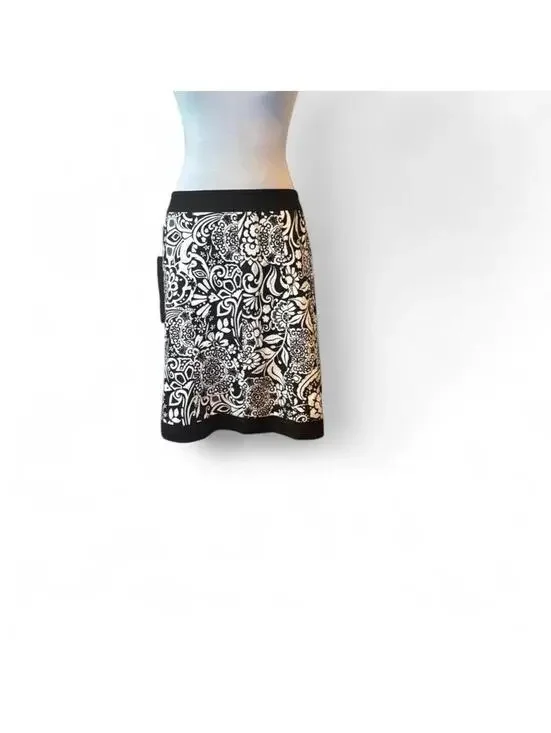 Ann Taylor skirt 100% cotton, size 8