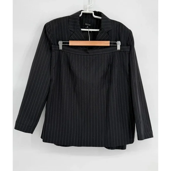 Glow Womens Pinstripe Skirt Suit Set Black  2 Piece Blazer Pencil Skirt Sz 16