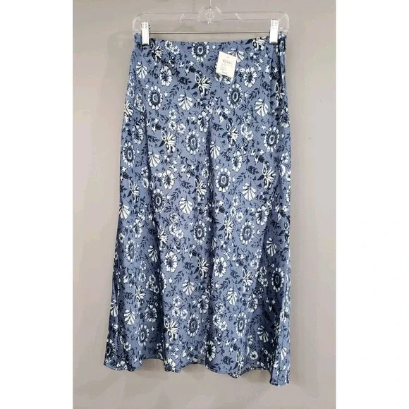 Size 2 Club Monaco Trycia Floral Midi Skirt Blue White Flower Floral cottagecore