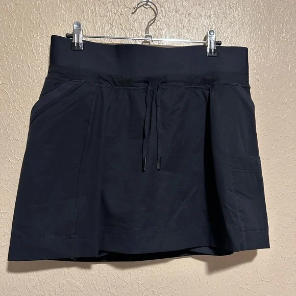 Title Nine Original‎ Dream Skort Size Medium Pull On Drawstring Pockets