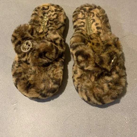 Michael Kors Leopard Embellished Furry Slippers sz L (8-9)