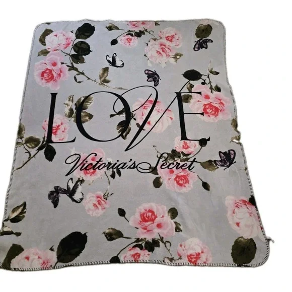 Victoria's Secret Holiday 2020 Pink Rose LOVE Throw Blanket  Gray, 50x60 inches