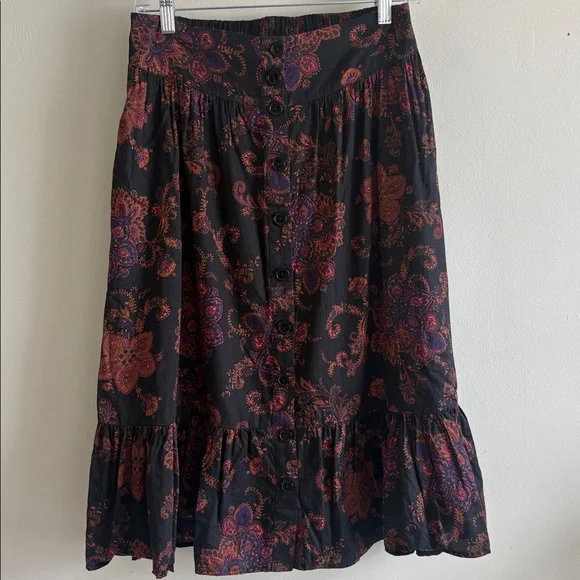 ModCloth Black Midi Skirt‎ with Red and Purple Paisley Print