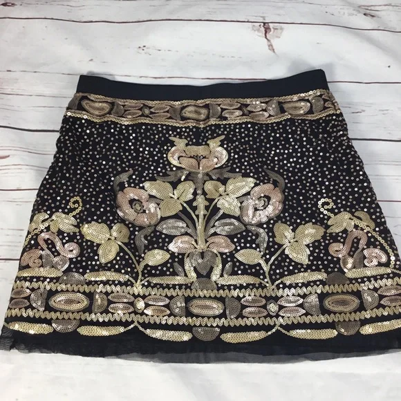 NWT Black‎ Mini Skirt Floral Gold Bronze Sequins Stretchy Size Medium