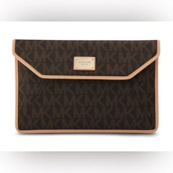 Michael Kors Slim Monogram 13