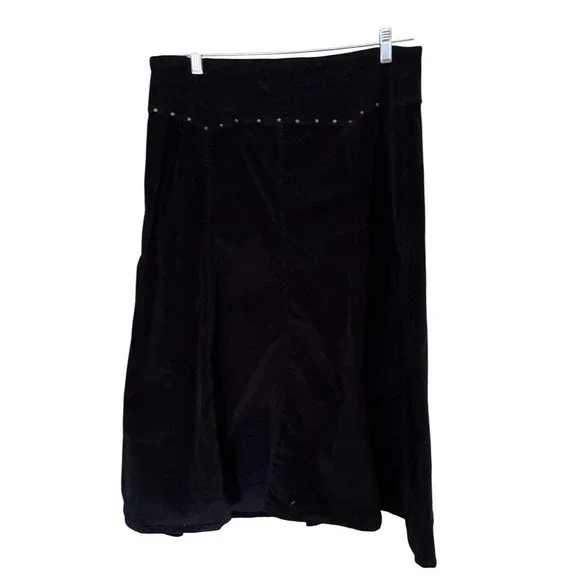 Black Corduroy A-Line Skirt 14 Stud Accents Vikki Vi‎ Modest Cowgirl Western