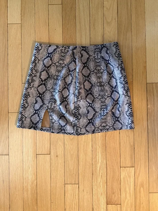 Snake-Print Mini Skirt in Black and Gray