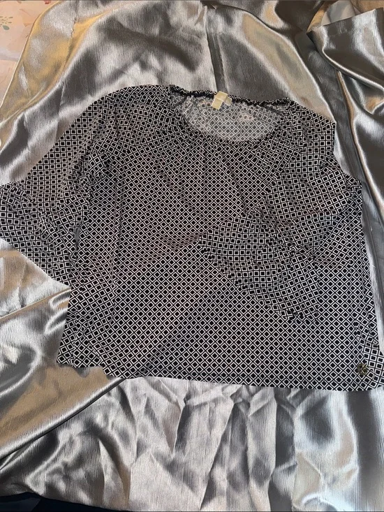 Michael Kors Women's Black & White Geometric stretch collar Long-Sleeve Top