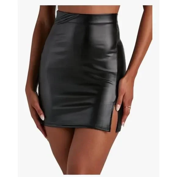 Black Faux Leather Mini Skirt‎ with Side Slit SZ M NWOT