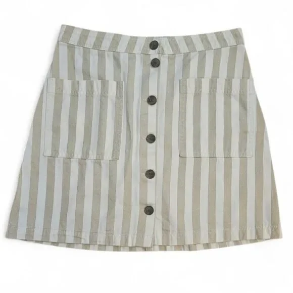 Old Navy Vertical Stripe Button-Front Mini Skirt in Beige and White