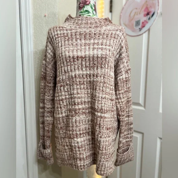 Old Navy Ribbed Knit Sweater in Brown and Cream Tunic length