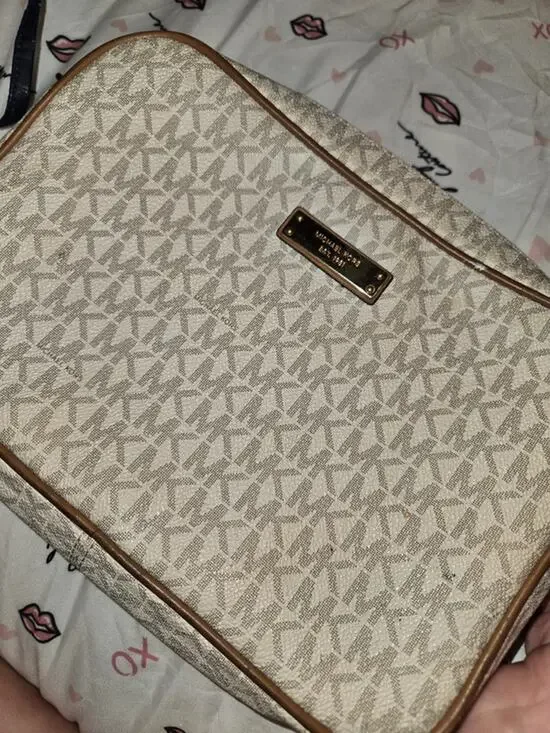 Michael Kors Jet Set Crossbody bag in vanilla monogram