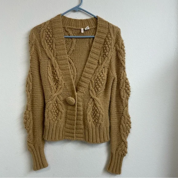 Anthropologi Moth Cardigan Womens Small Tan chucky Knit Sweater Button Comfy Y2k