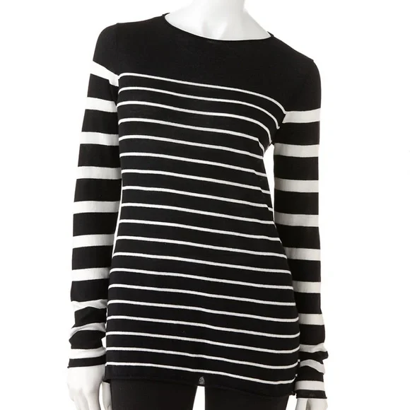 NWT Elle Lightweight Black & White Striped Sweater
