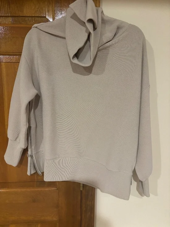 NWT Varley Milton Cowl Neck Sweatshirt Neutral Mist Small