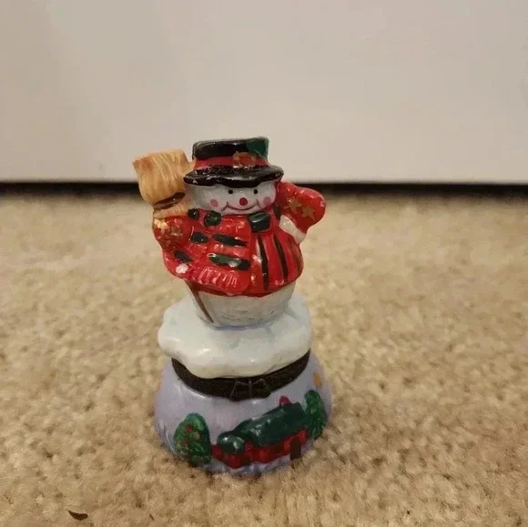 Snowman Tricket Box Holiday Porcelain Hinged 3.5