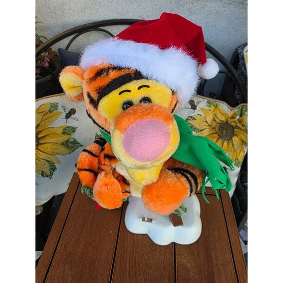 VTG 1999 Telco Disney Tigger Animated Christmas Figure Skiing WORKS video BOX