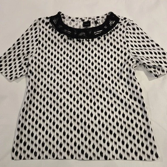 Rafaella Ladies Top White w/ Black Blurred Dots Embroidered Collar Side Slits XL
