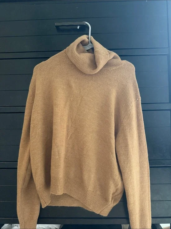 H&M Women's Camel Turtleneck Sweater