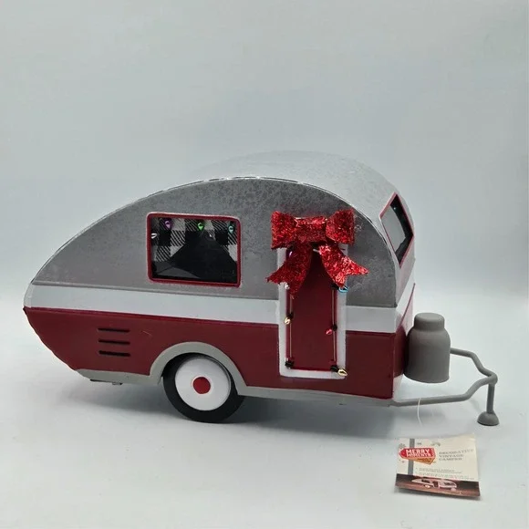 Vintage Style Christmas Camper 13