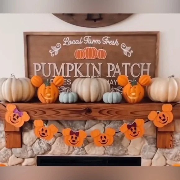 HALLOWEEN DISNEY MICKEY PUMPKIN BANNER
