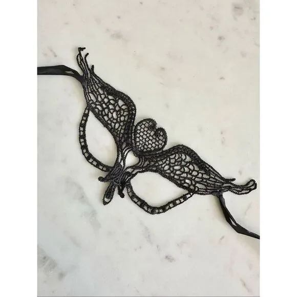 Halloween black heart with wings masquerade mask