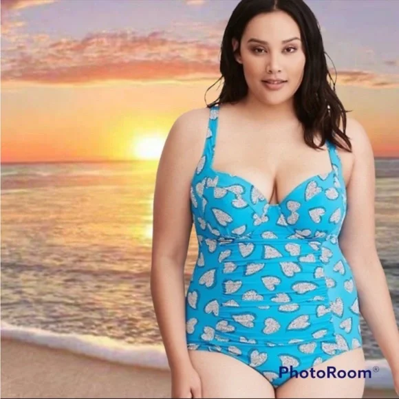 NWT TORRID vixen collection abstract heart swimsuit
